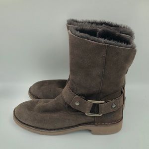 UGG size 7  boots